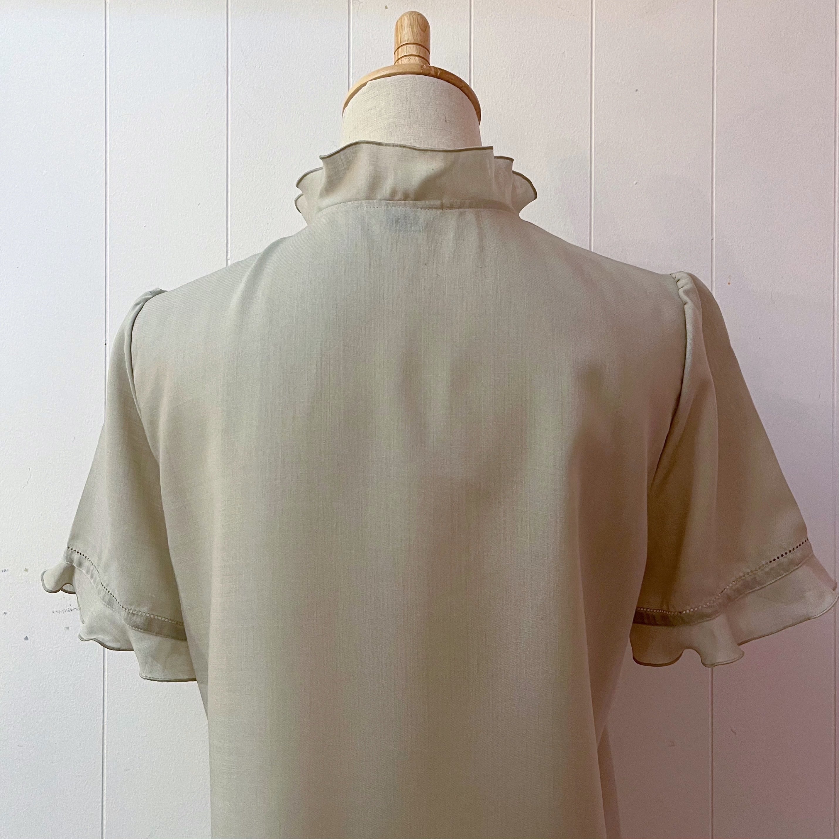 dull green frill collar blouse