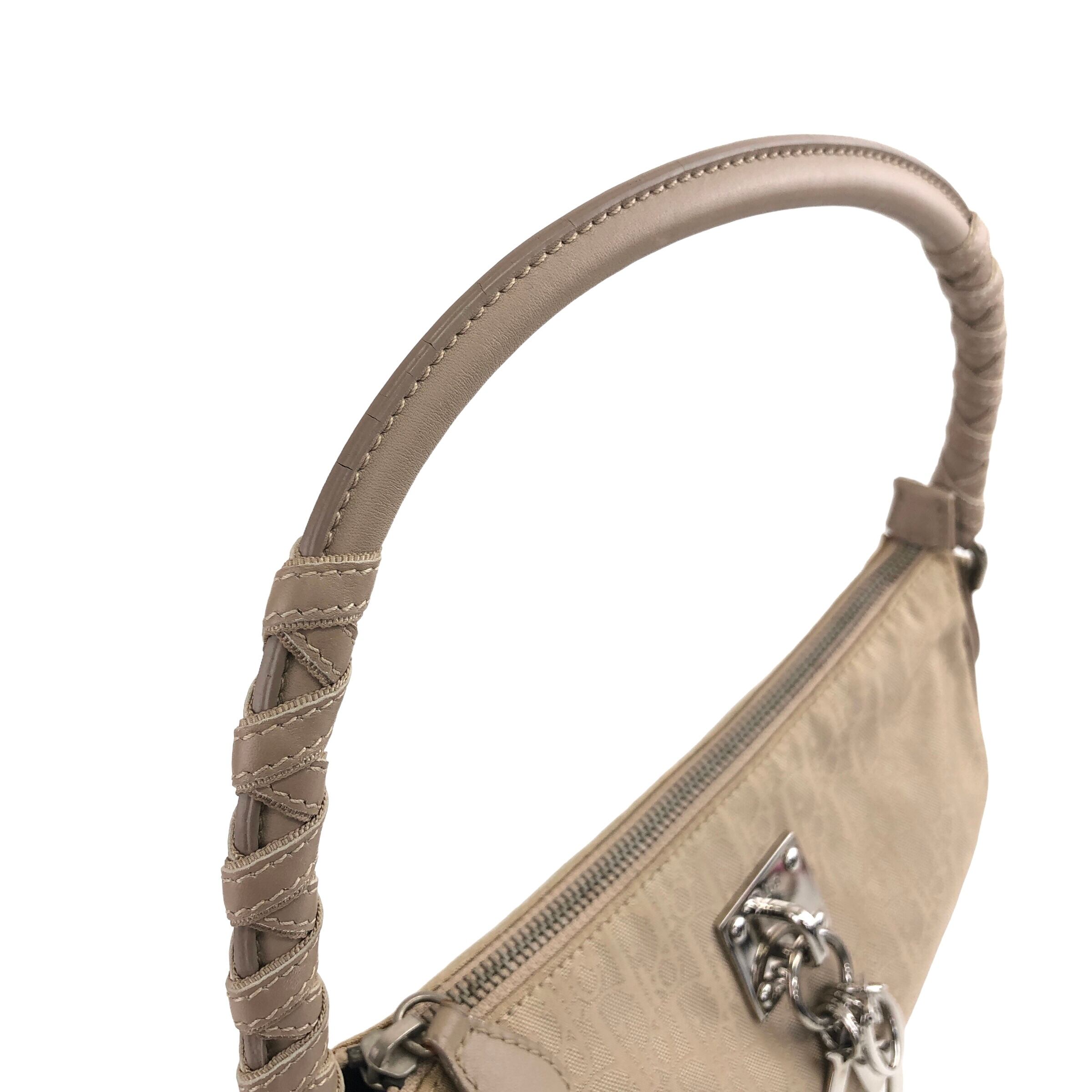 Dior ディオール トロッター ハンドバッグ ベージュ ロゴ チャーム Dior ディオール トロッター ハンドバッグ ベージュ ロゴ チャーム