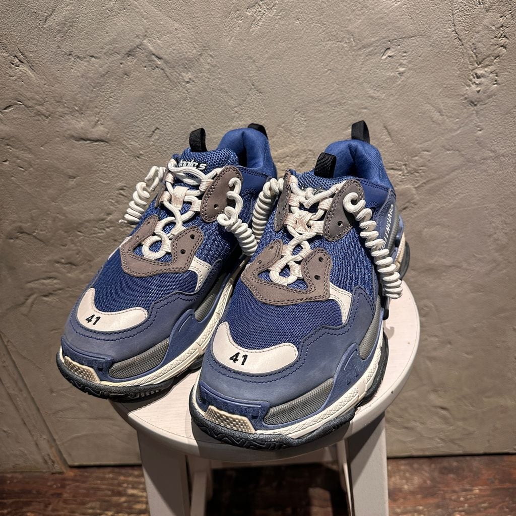 ※グスマン※　　　　　　　　　　　　　　【激レア 美品】バレンシアガ BALENCIAGA（バレンシアガ）】モードの潮流を変えたデムナの傑作！23SS