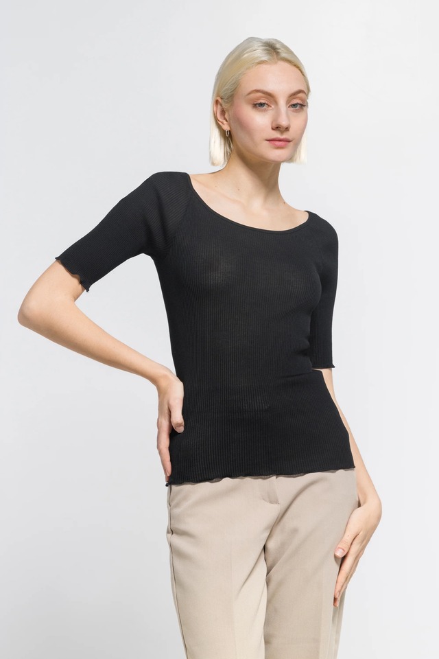 OSCALITO　Tシャツ ウーマン コットン　ブラック　２、３サイズ