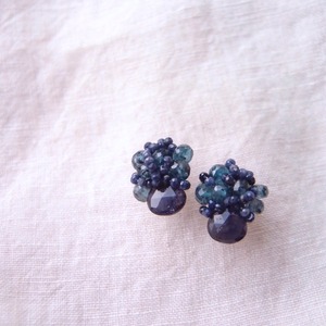 【天然石刺繍/ピアス】iolite × bluesapphire × kyanite