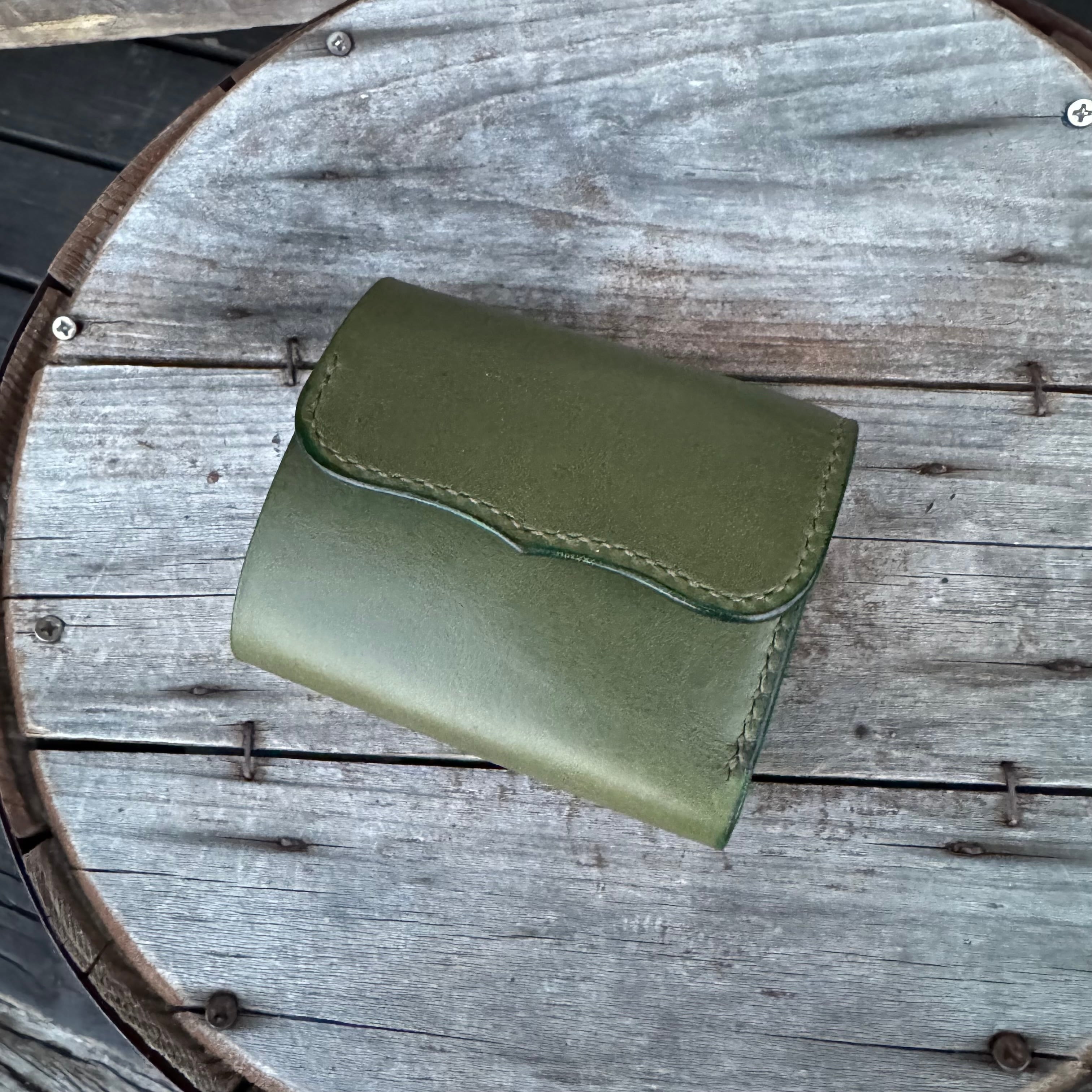 WHOLオリジナル 三つ折りミニウォレット ハンドメイド 財布 本革 牛革