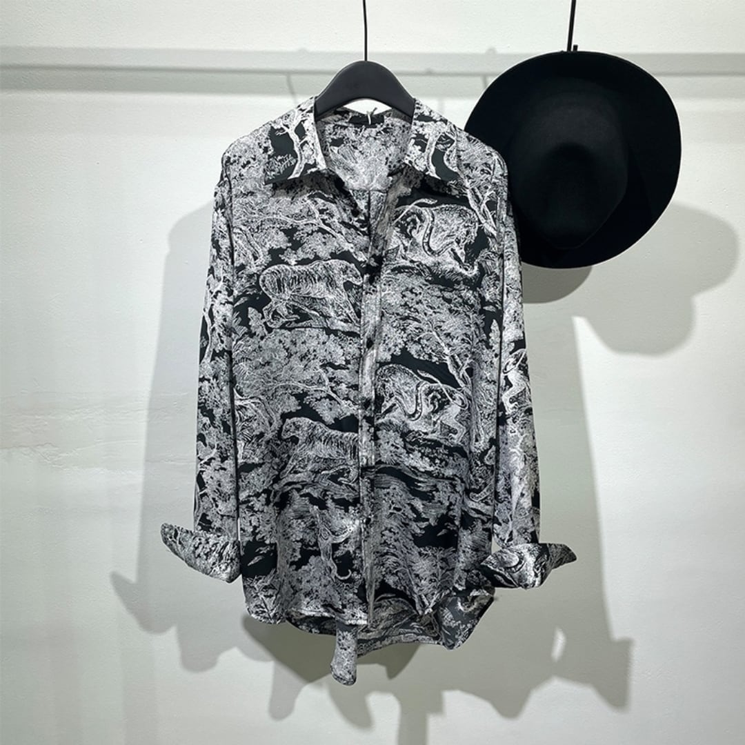 Landscape print long-sleeved shirt