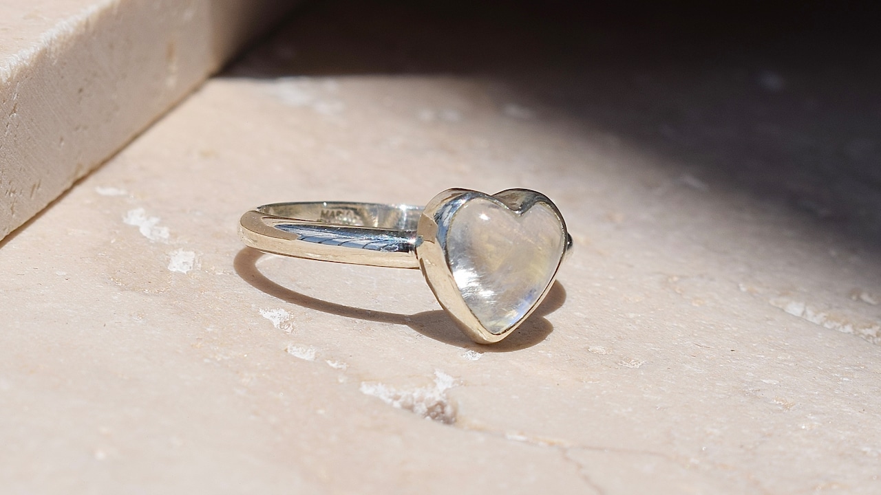 Rainbow moom stone heart ring《silver925》【受注製作】