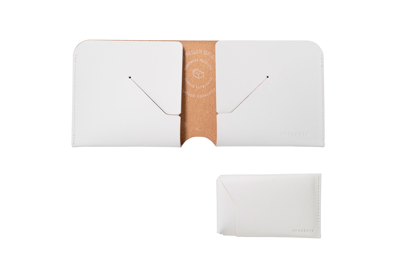 コインケースが取り外せる財布　BI-FOLD WALLET & [FLIP] / ICE WHITE