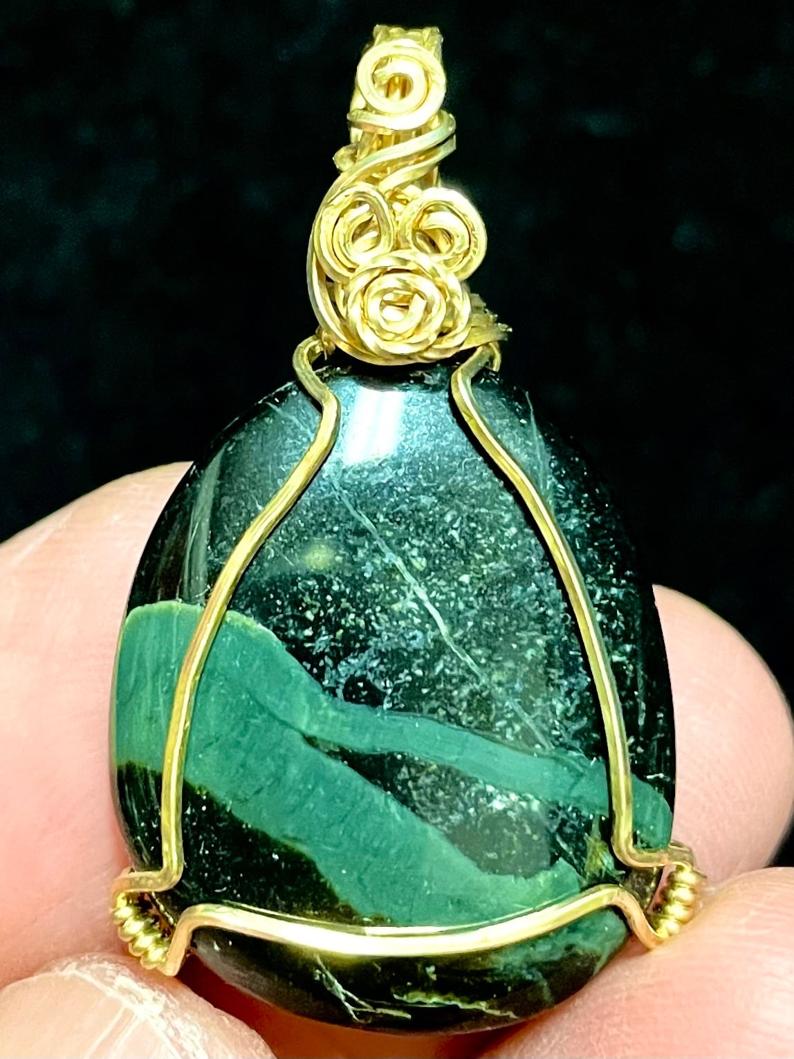 2) 日本人の「心」に寄り添う御守り!新たな自分自身への成長「糸魚川蛇紋岩」サーペンティンPT