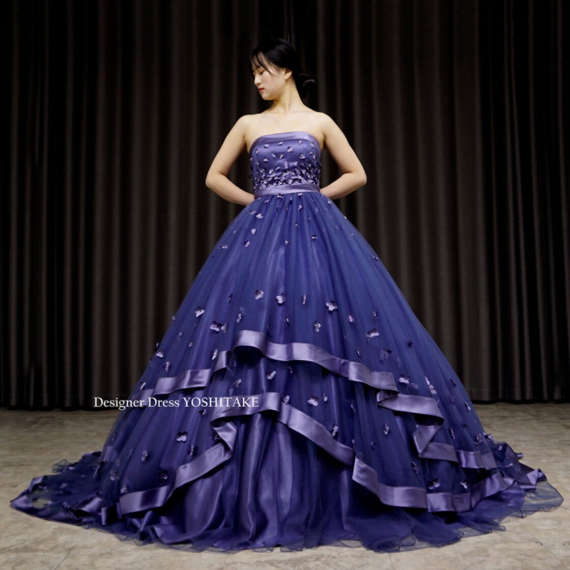 オーダー制作】ウエディングドレス(無料パニエ) ロイヤルブルーの小花  