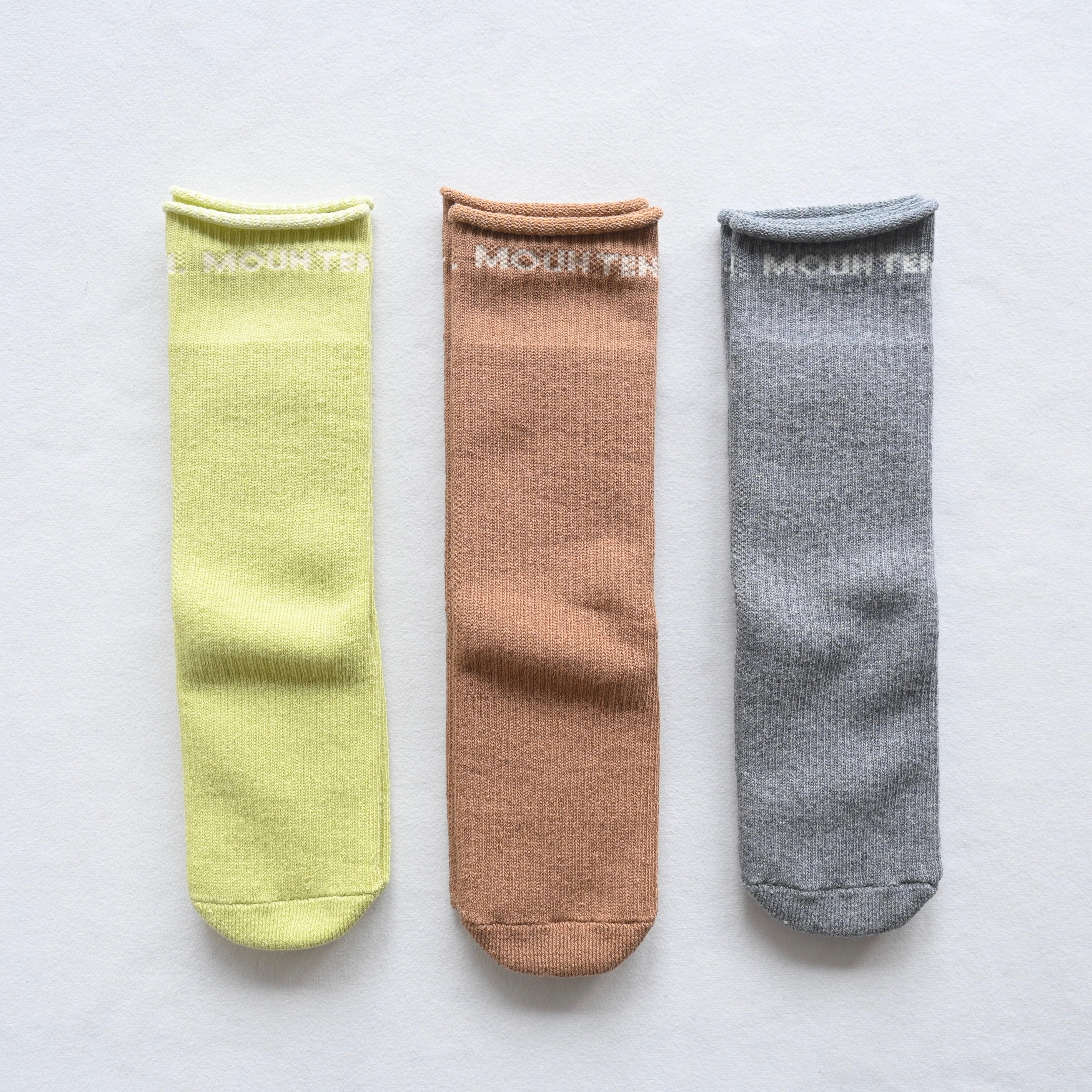 《MOUNTEN. 2026SS》tube socks (organic cotton mix) / kids