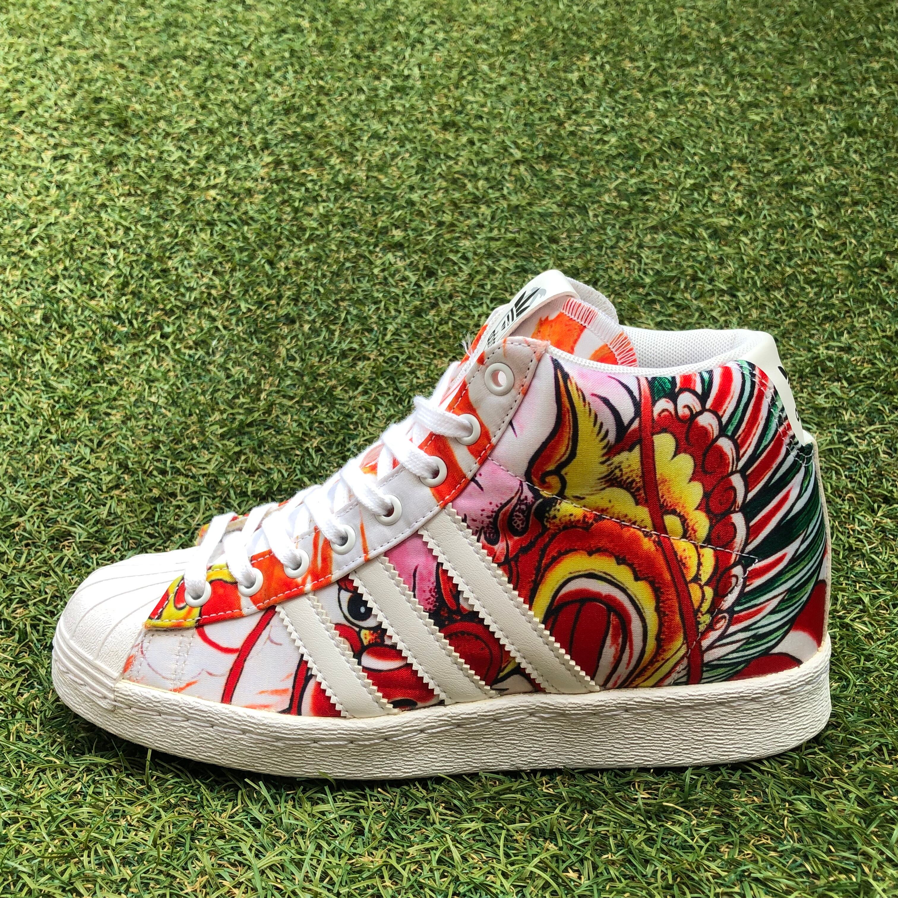 アディダス　孔雀　M リタオラ adidas Originals by Rita Ora」の16年秋冬は大胆な花びらが躍る