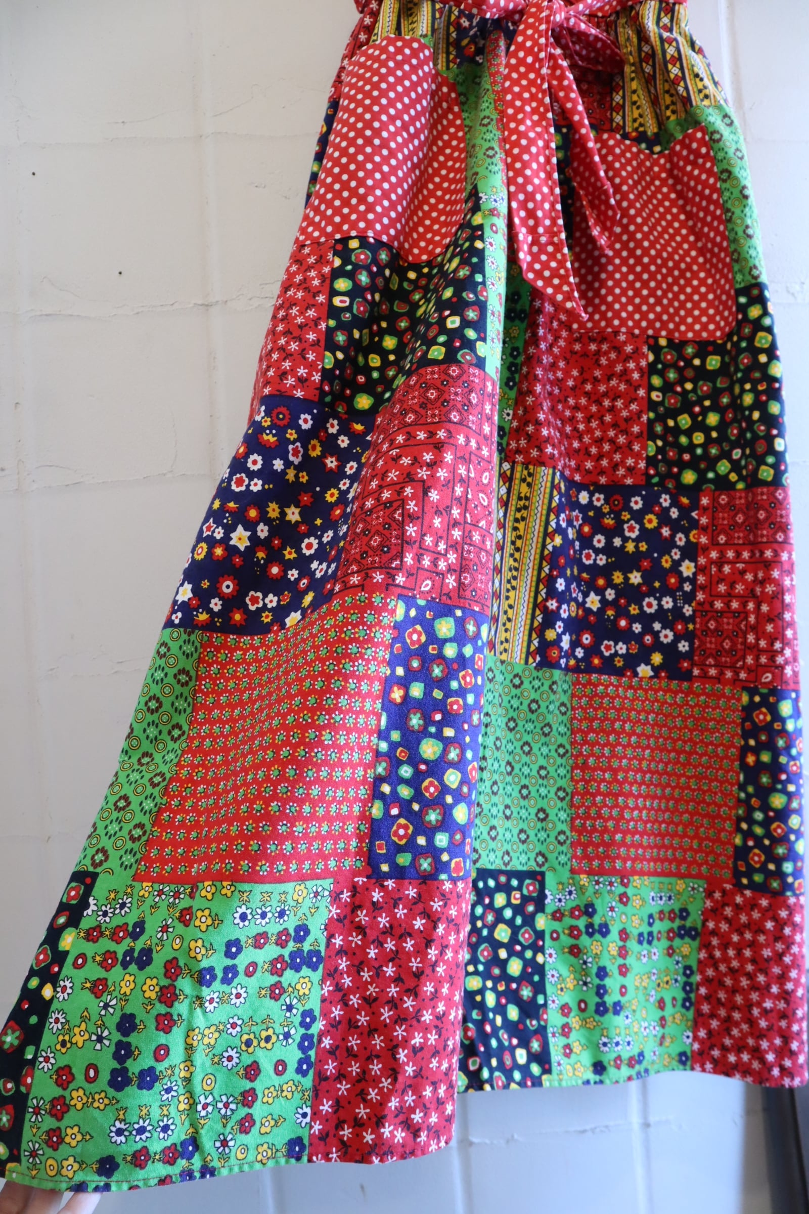 70s red×green patchwork pattern apron dress [l-4705] | Fizzvintage