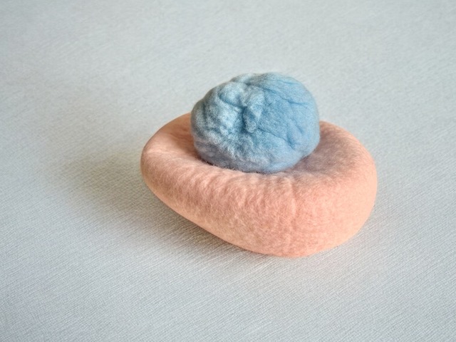 ミカヅキクロッキー　ポンポンベレー帽　42㎝　(0ヶ月〜3ヶ月)