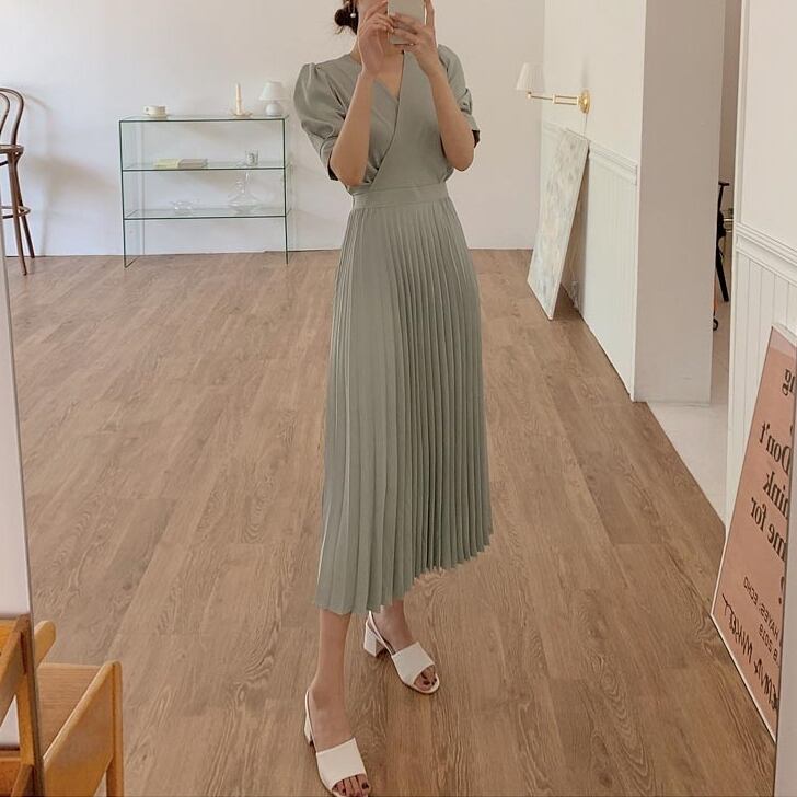 ドレス ワンピース レディース 結婚式ドレス 二次会ドレス ワンピドレス カジュアルドレス プリーツスカート 膝丈 ひざ丈 半袖 ラップスタイル ウエストマーク バックリボン Vネック Aライン フレア ラップスタイル 伸縮性 胸元 エレガント 上品 清楚 かわいい 大人可愛い きれいめ シンプル おしゃれ お洒落 綺麗 お嬢様 フェミニン こなれ感 ガーリー ナチュラル シック ロマンチック 無地 デート お出かけ 女子会 パーティー 旅行 送料無料 ベージュ グリーン S M L XL