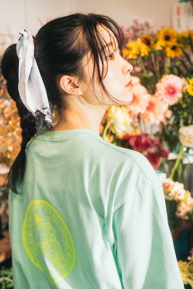 [utility × STAYFLOWER] EFFECTEN(エフェクテン) U Vase Many Flower Tee