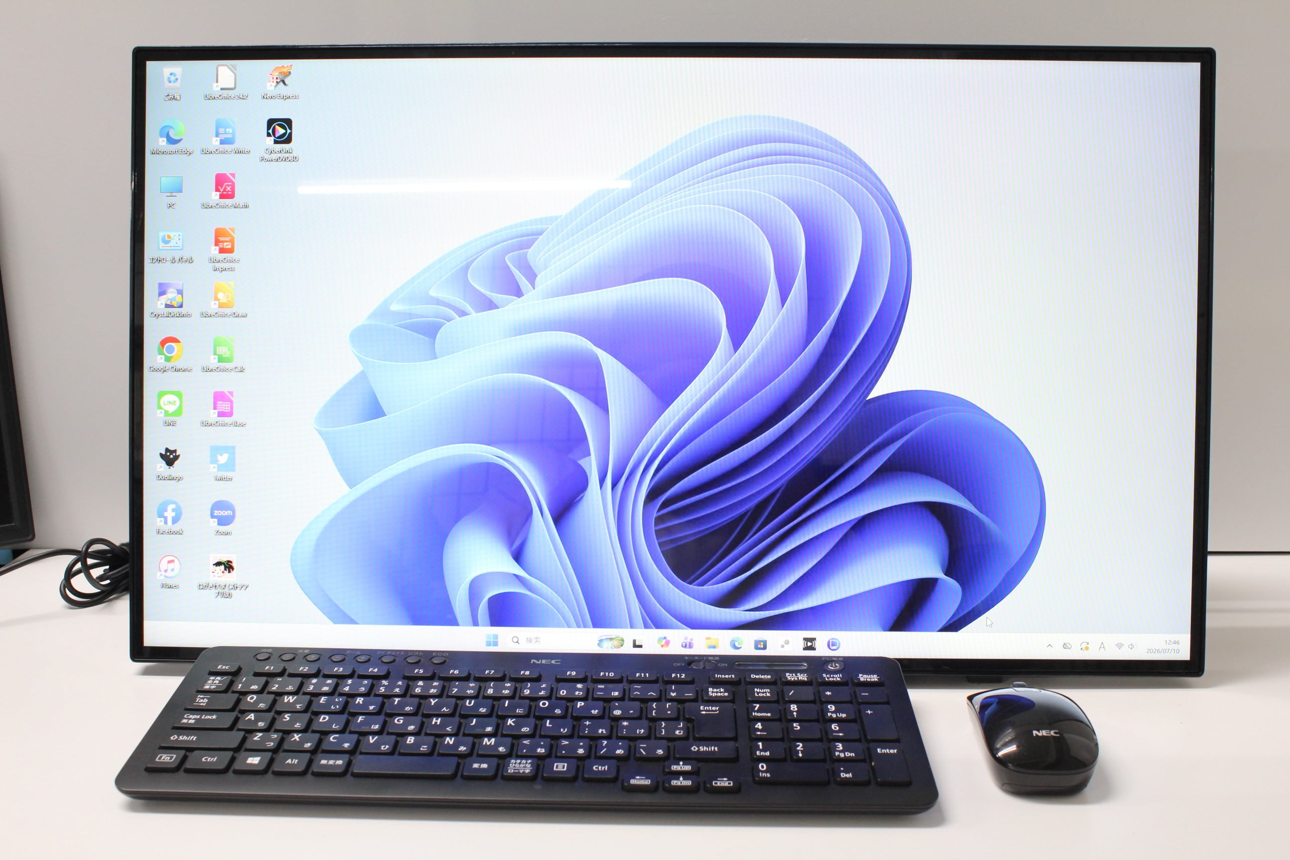 中古一体型デスクトップ】NEC〈LAVIE A2797/BAB〉第10世代Core i7