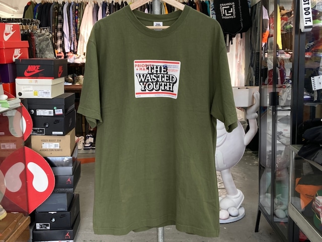 BLACK EYE PATCH × WASTED YOUTH PRIORITY LABEL TEE OLIVE LARGE 57757