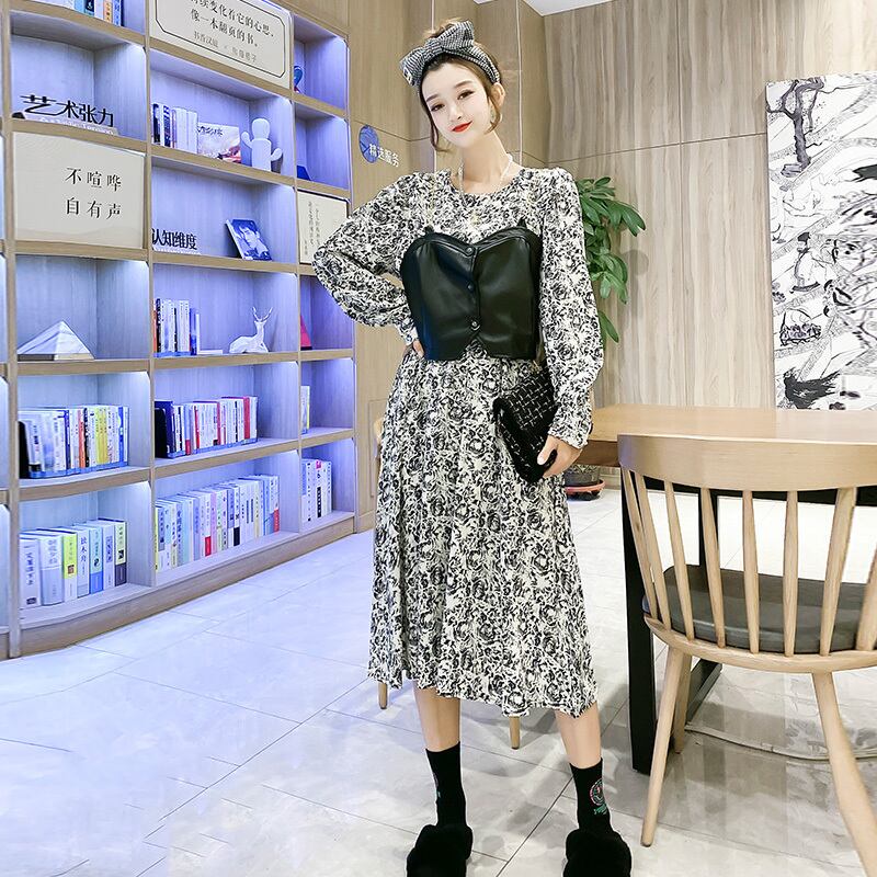 プラスサイズの女性の秋と冬のウエスタンスタイル、年齢を下げる革のチョッキ、ファットシスター、薄いドレス、ツーピースのスーツ、トレンディ ミックスインファッション74212732534