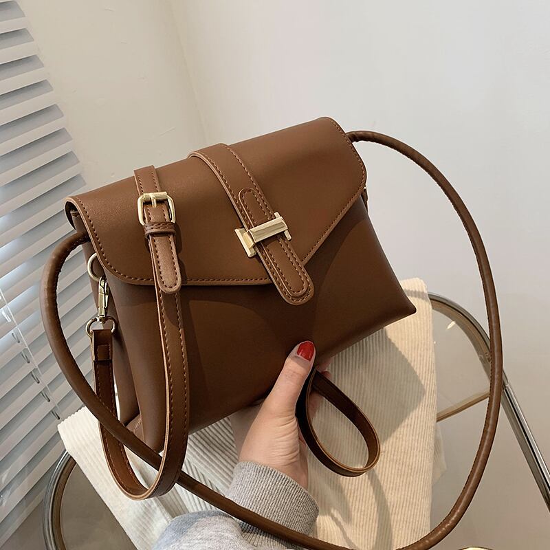 レッドスタンダードレザーショルダーバッグ レトロ スクウェア メッセンジャーバッグ Tiancai_Wing_Bag37503203070