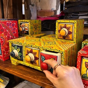 India Blue Pottery Mini 3-Drawer Unit　インド　ブルーポタリ3ドロワーチェスト　横型　イエロー　引き出し　置物　玄関収納　メヘンディアート　鍵入れ　印鑑入れ　ハンドメイド