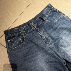 ダーティーダークブルーウォッシュドデニム　1061