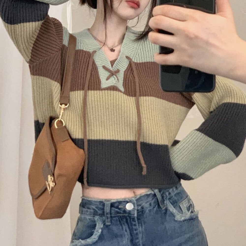 【送料無料】 ニット セーター ボーダー ショート丈 長袖 レディース 春秋冬 韓国 大人 カジュアル おしゃれ マルチボーダー ゆったり 体型カバー レースアップ トップス 大人可愛い 大人女子