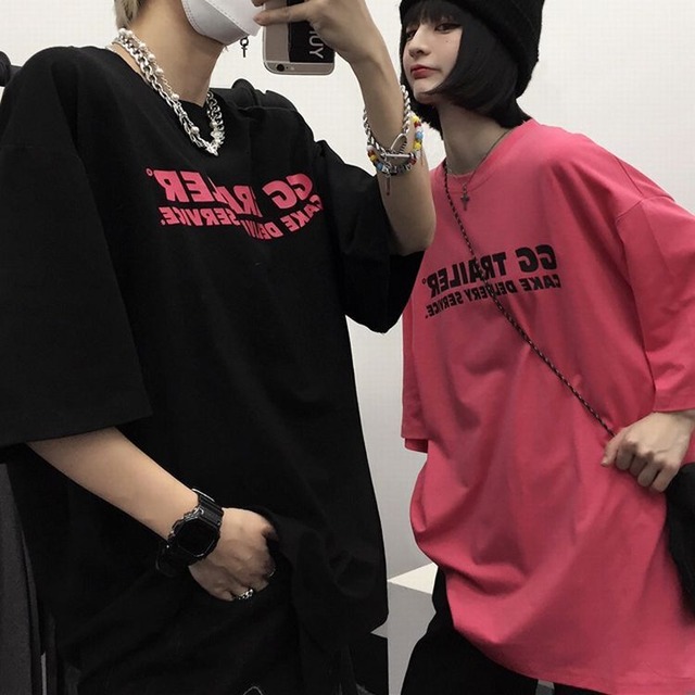 ユニセックス Tシャツ 英字プリント オーバーサイズ メンズ レディース トップス ゆったり 大きめ カジュアル ストリートファッション / Letter Couple Top Loose T-shirt Tide (DTC-643066168364)