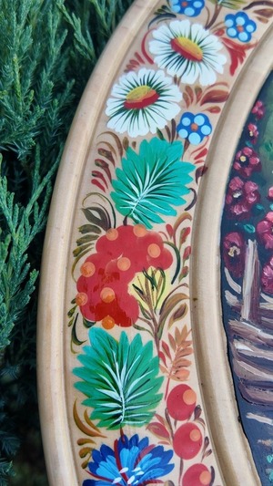 【コサックと少女】ペトリキウカ塗りのプレート　40cm