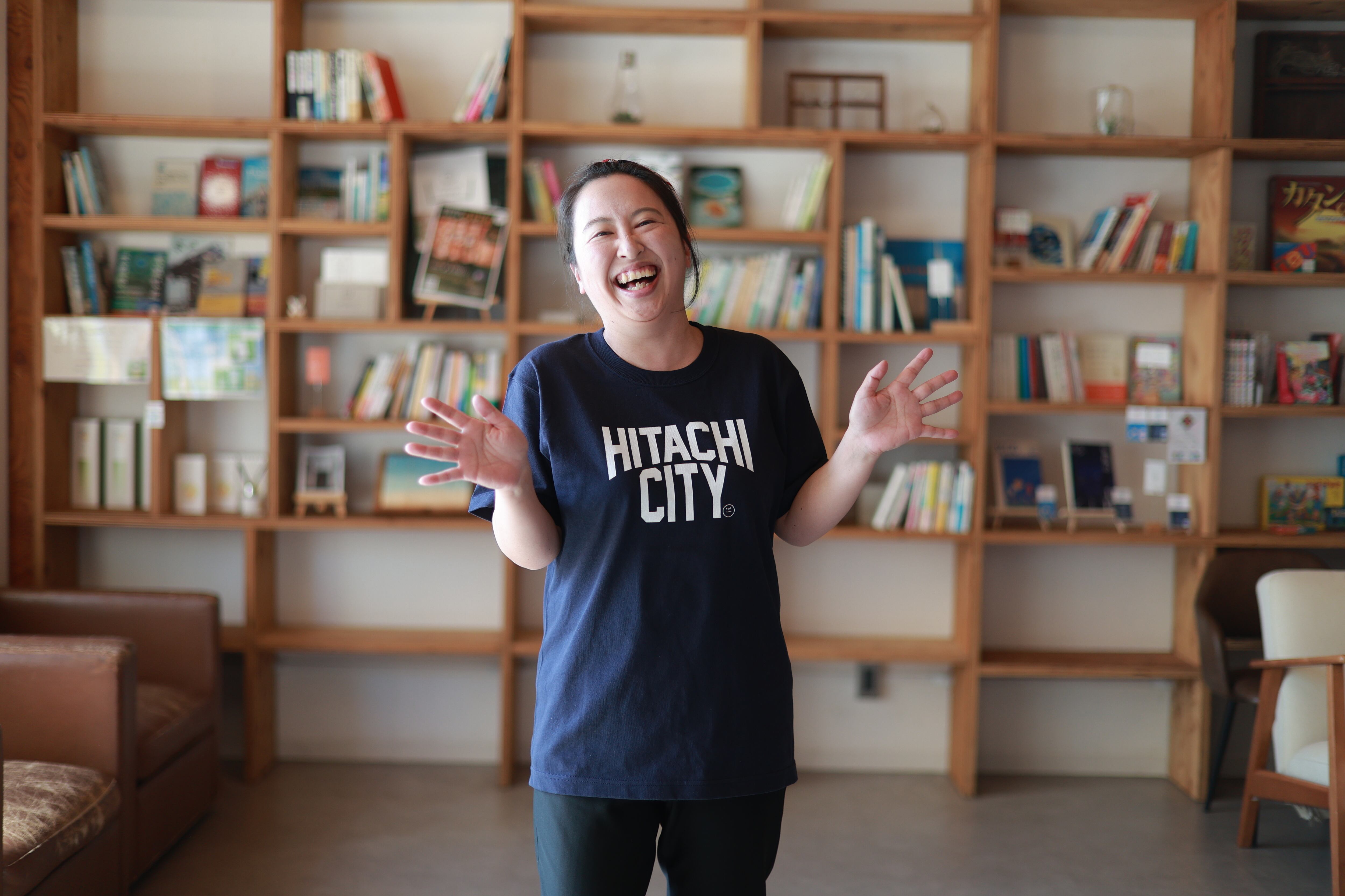 HITACHI CITY Tシャツ