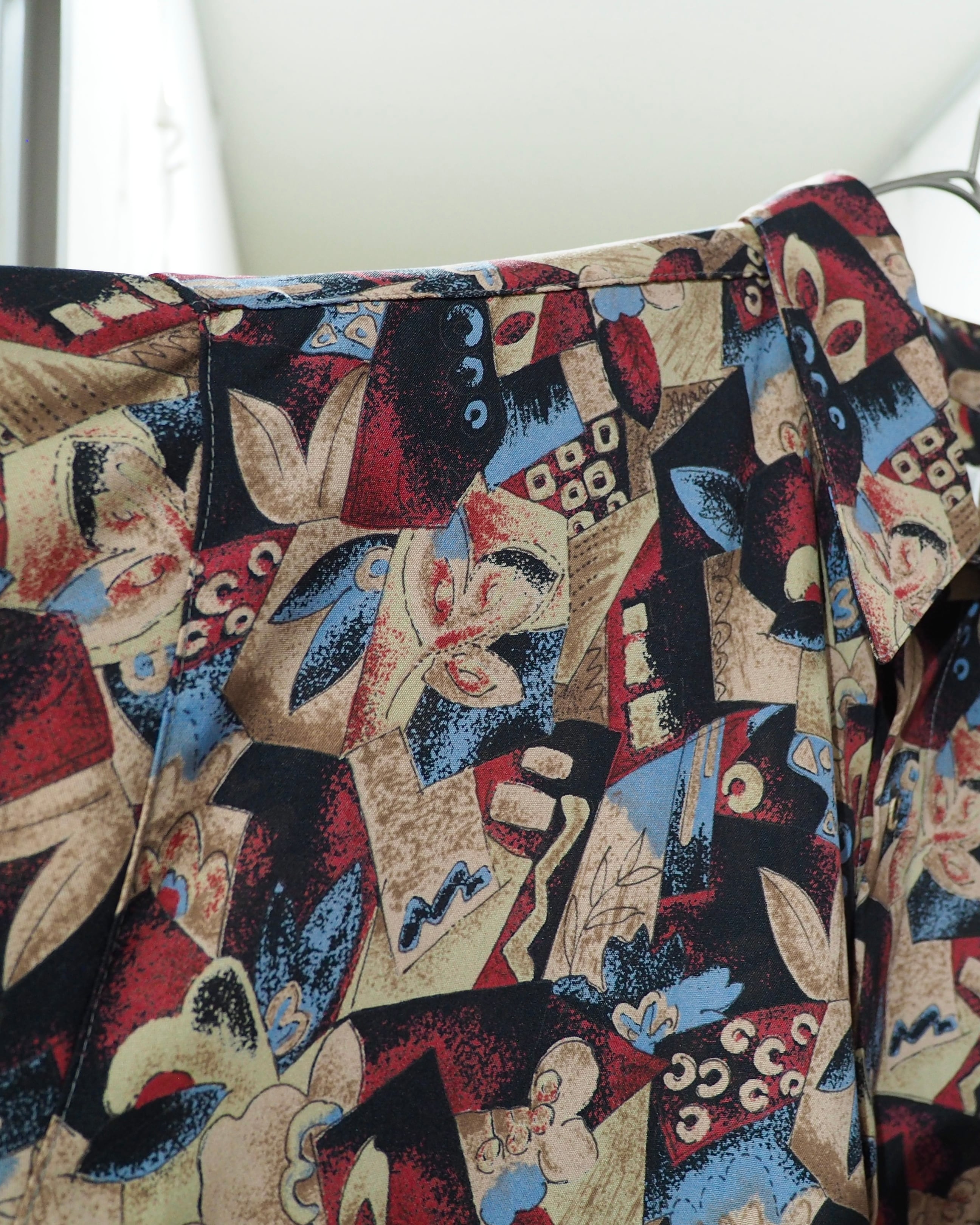 1990s Beautiful Dark Tone All Over pattern vintage loose SS shirt