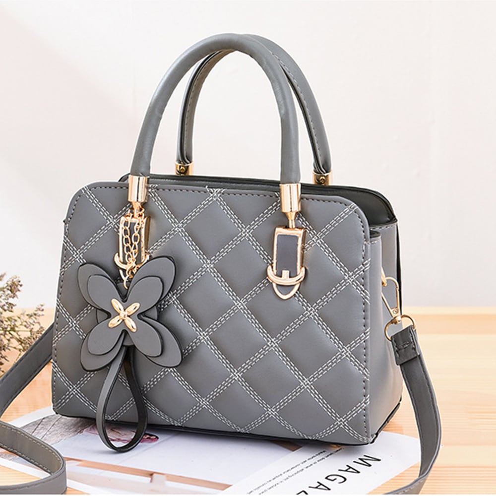 キルティング ショルダー バッグ レディース きれいめ 大人 かわいい 通勤 ビジネス OL オフィス チャーム付き おしゃれ 大人可愛い 大人女子
