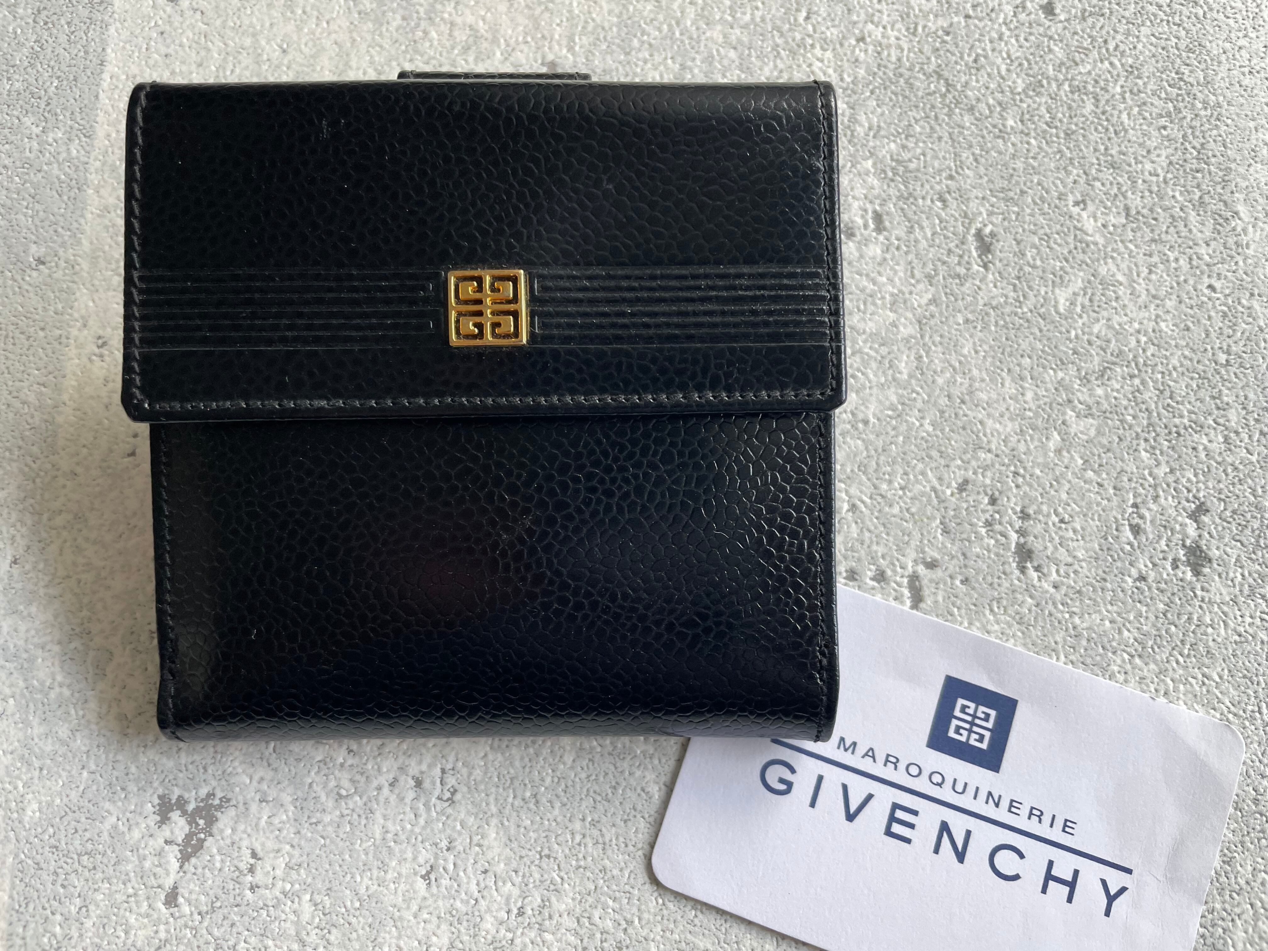 GIVENCHY アナグラムポイント 折財布 ブラック | Petit luxe Vintage