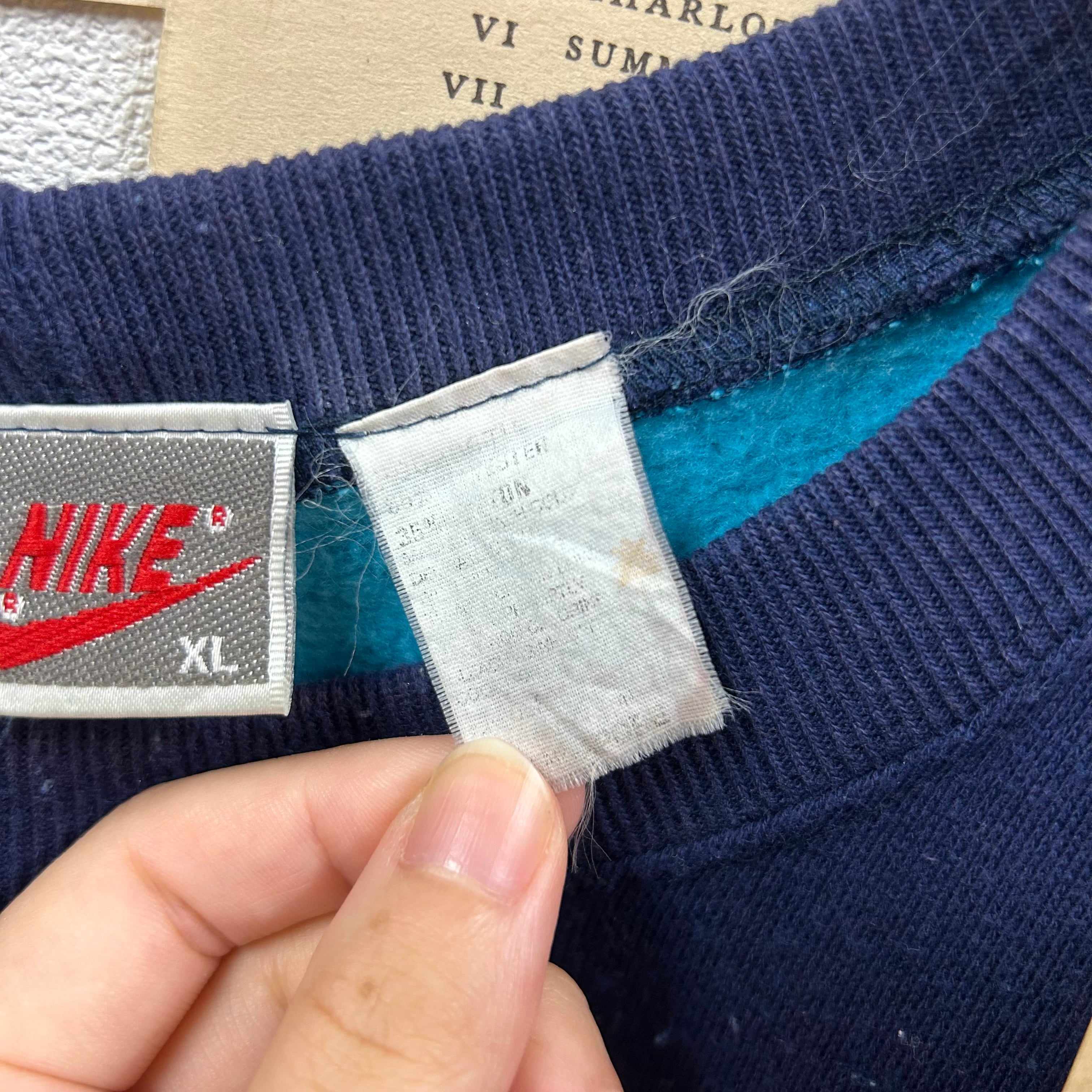 90s 銀タグ NIKE マルチカラークルーネックロゴ刺繍スウェット 90s 銀タグ NIKE マルチカラークルーネックロゴ刺繍スウェット
