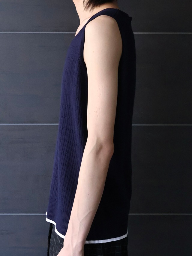 hem detail tank top