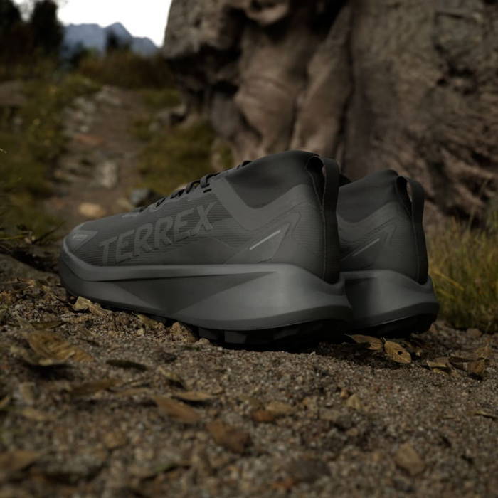 ADIDAS (ｱﾃﾞｨﾀﾞｽ) -TERREX AGRAVIC GORE-TEX (ﾃﾚｯｸｽ ｱｸﾞﾗｳﾞｨｯｸ ｺﾞｱﾃｯｸｽ