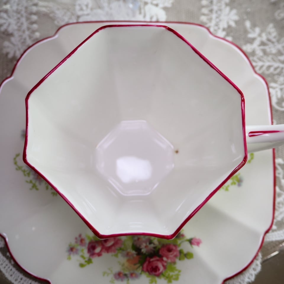 英国シェリー クイーンアン Dainty Rose 1927年 トリオD カップ