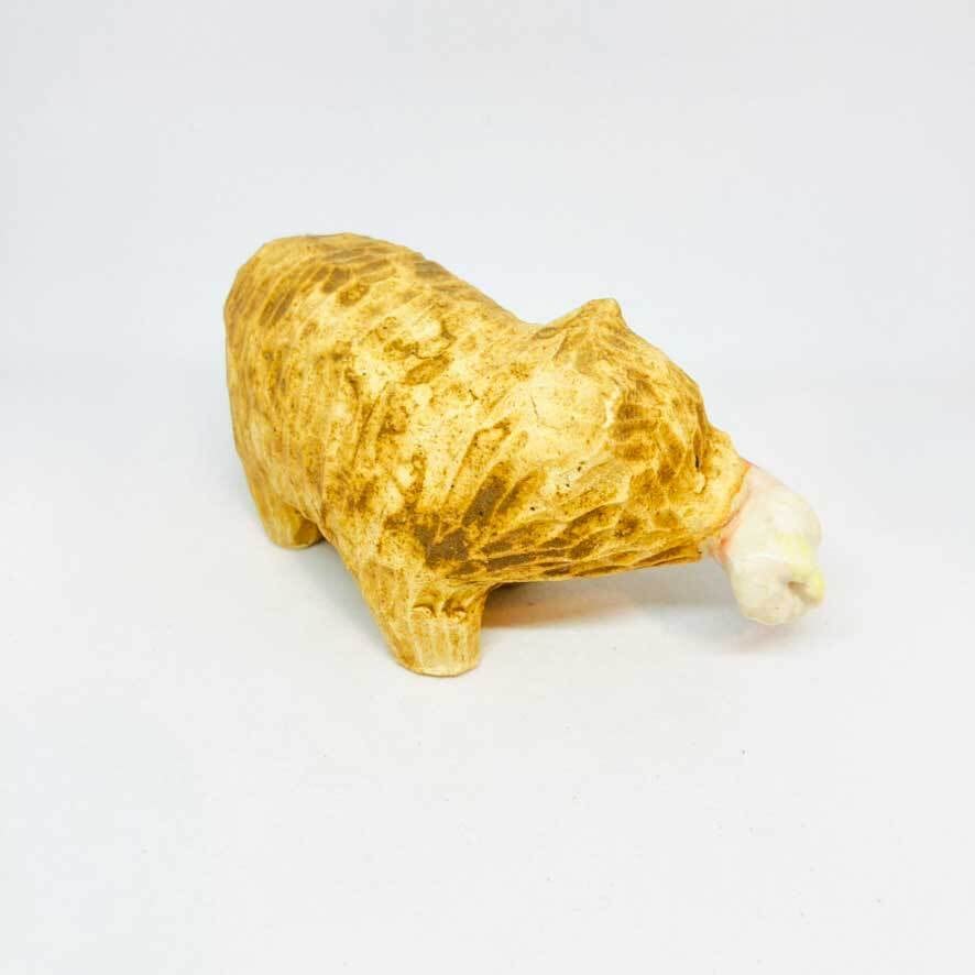 木彫り熊(クレープ)の置き物 / すずきたまみ / 陶芸作品