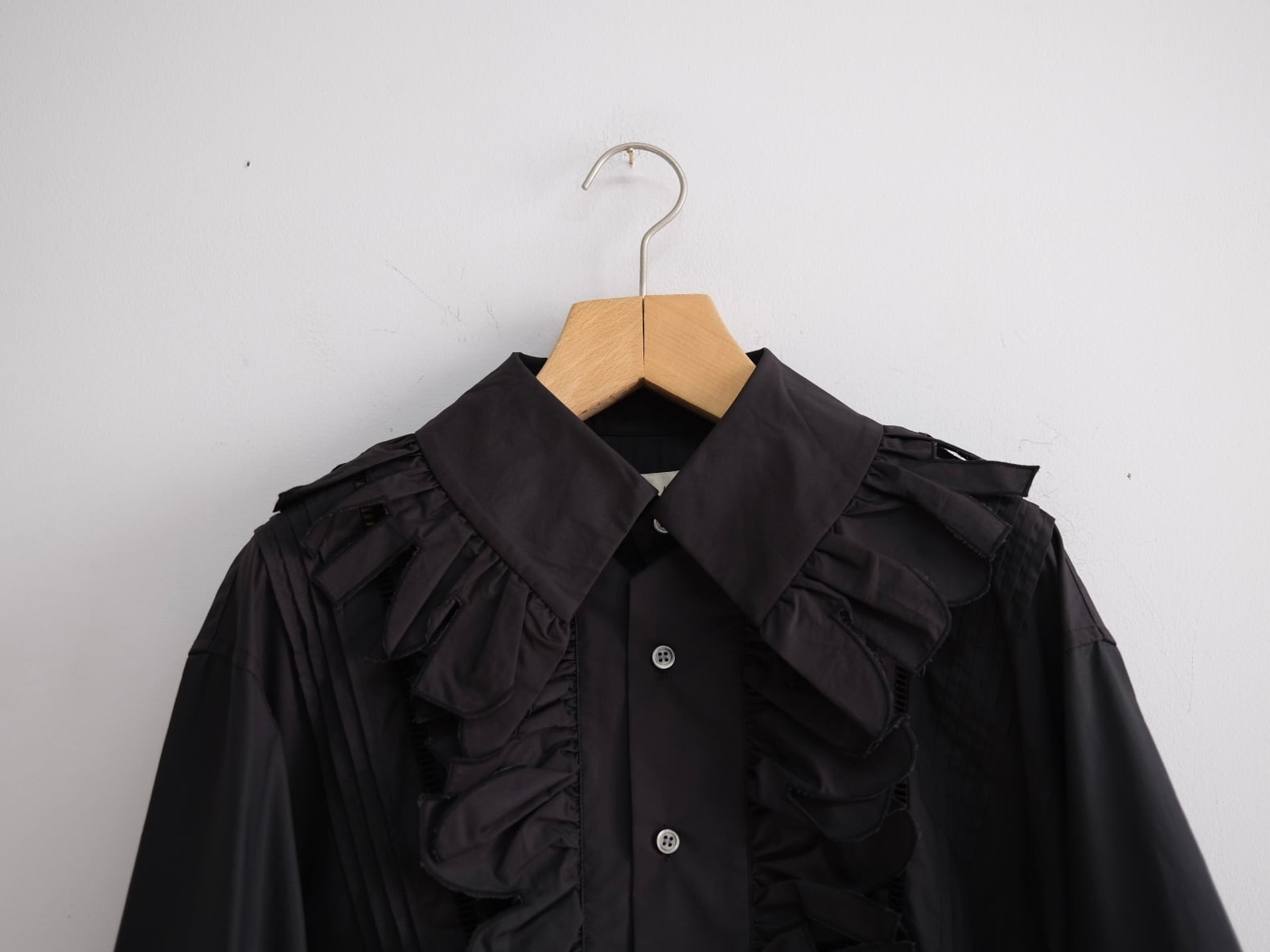 JUN MIKAMI “ ラッフルSH “ BLACK | Lapel online store