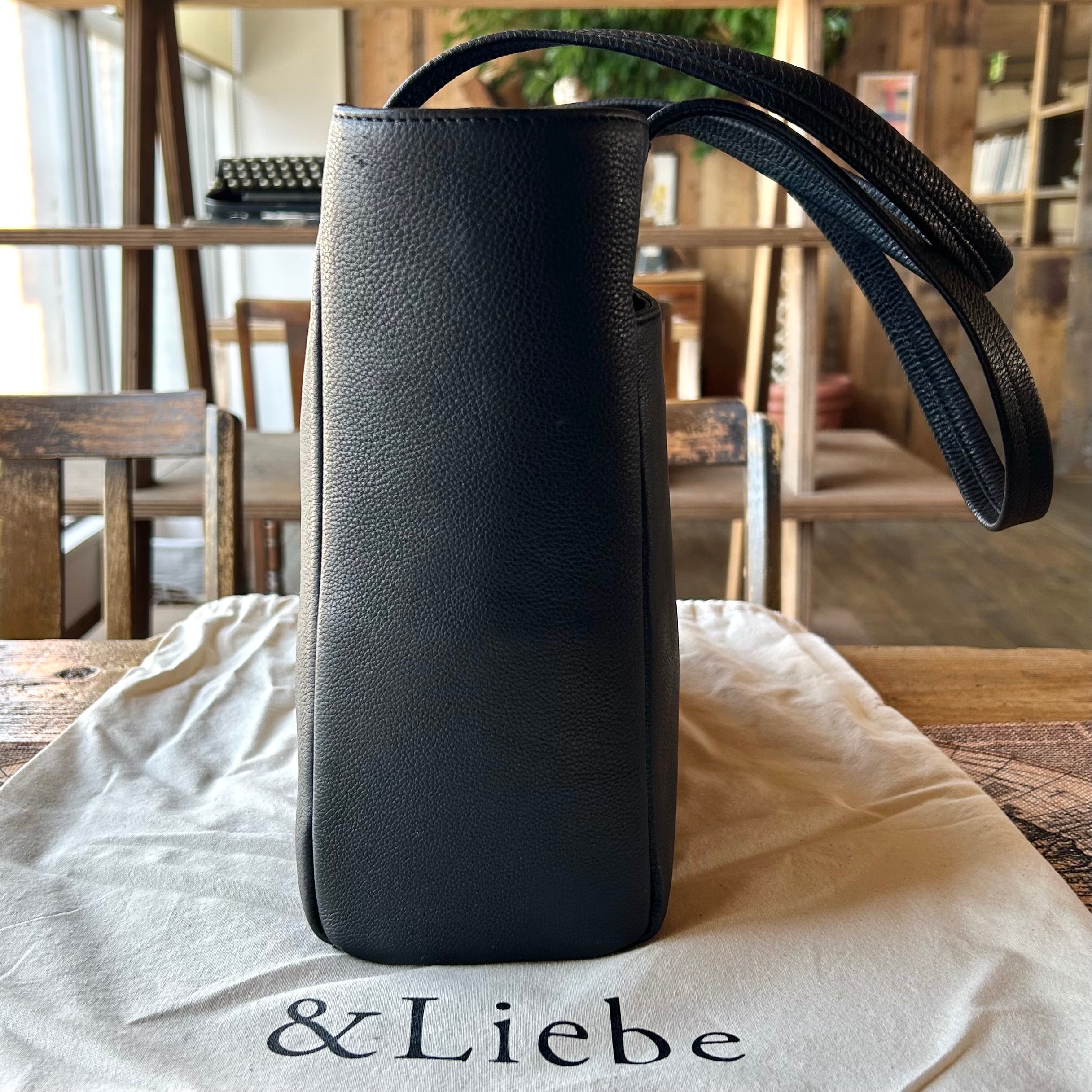 BUNGU TOTE 文具好きのトートバッグ　&Liebe 黒 ＆Liebe「BUNGU TOTE～文具好きのトートバッグ～」 | ペンネジューク