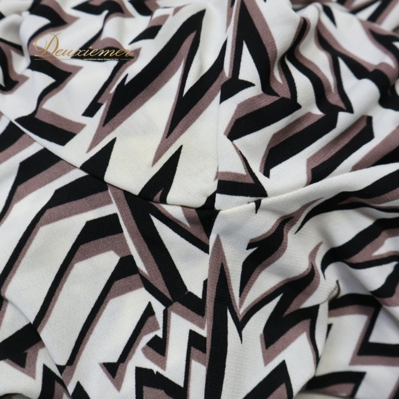 社交ダンス 衣装 トップス ブラウス ホワイト系 チャコット Chacott 日本製 白 黒 紫 柄 伸縮 ストレッチ 練習 レッスン かわいい パーティー ダンス衣装 イベント ステージ 柔らかい生地 ブラック系 パープル系