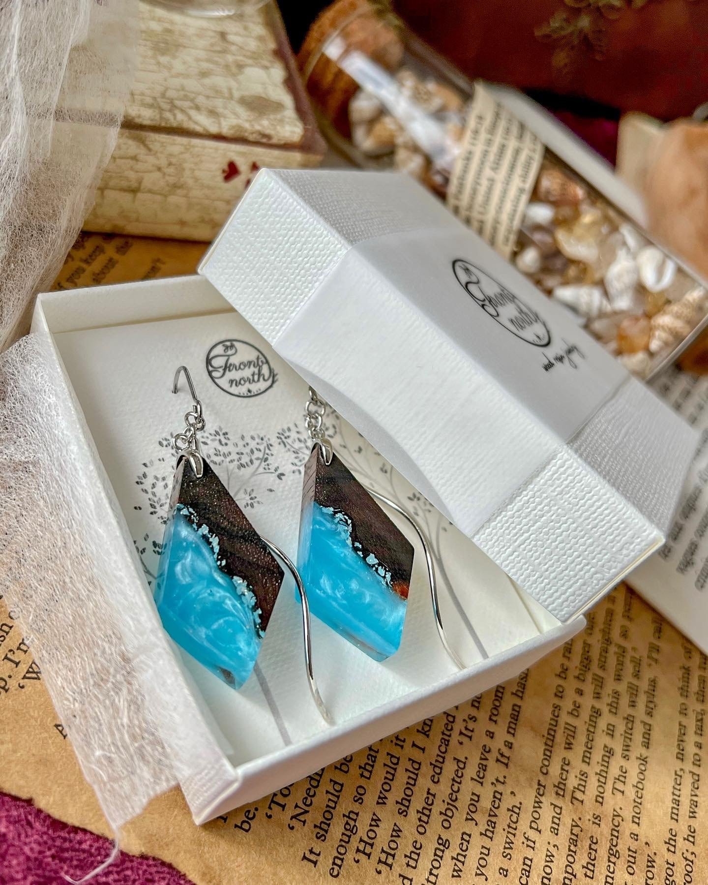 オキナワブルー】ダイヤのウッドレジンピアス＆イヤリング | frontnorth