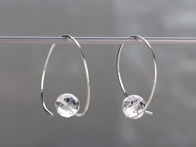 SV935(Argentium)- twist hoop crystal quartz (special cut)pierced earrings