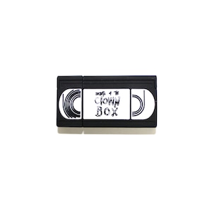 FANCY LAD SECRET OF THE CROWN BOX VHS USB 8GB
