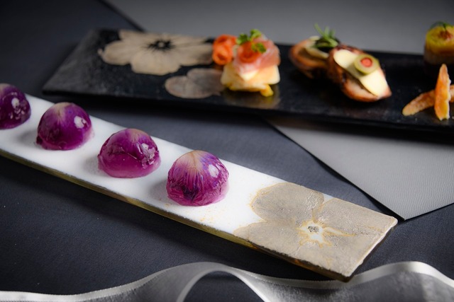 つづるガラスアート　ゆうなの花　HAKU長皿細１