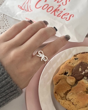 【more than cutie pie】silver ribbon ring