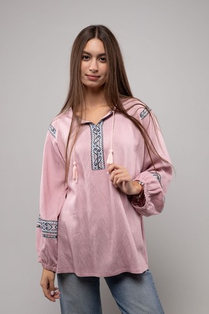 ウクライナ刺繍ヴィシヴァンカ クロスステッチ　手刺繍　ブラウス　麻　レディース・フリーサイズ