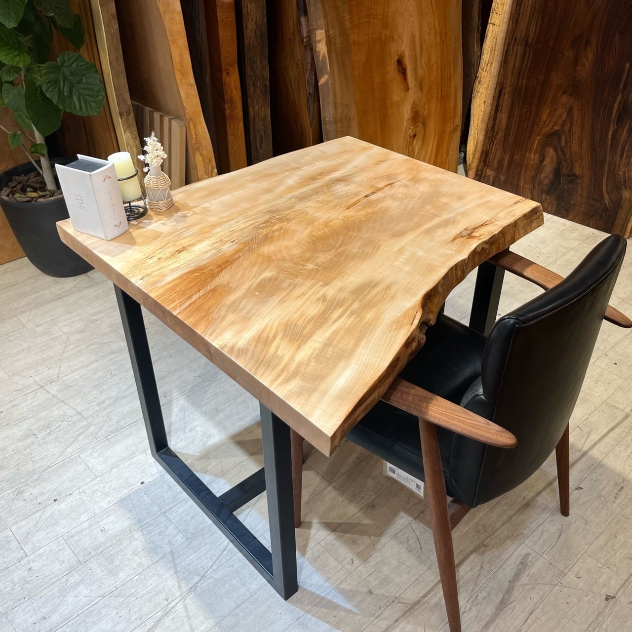 栃の木テーブル tochidt_sam.jpg