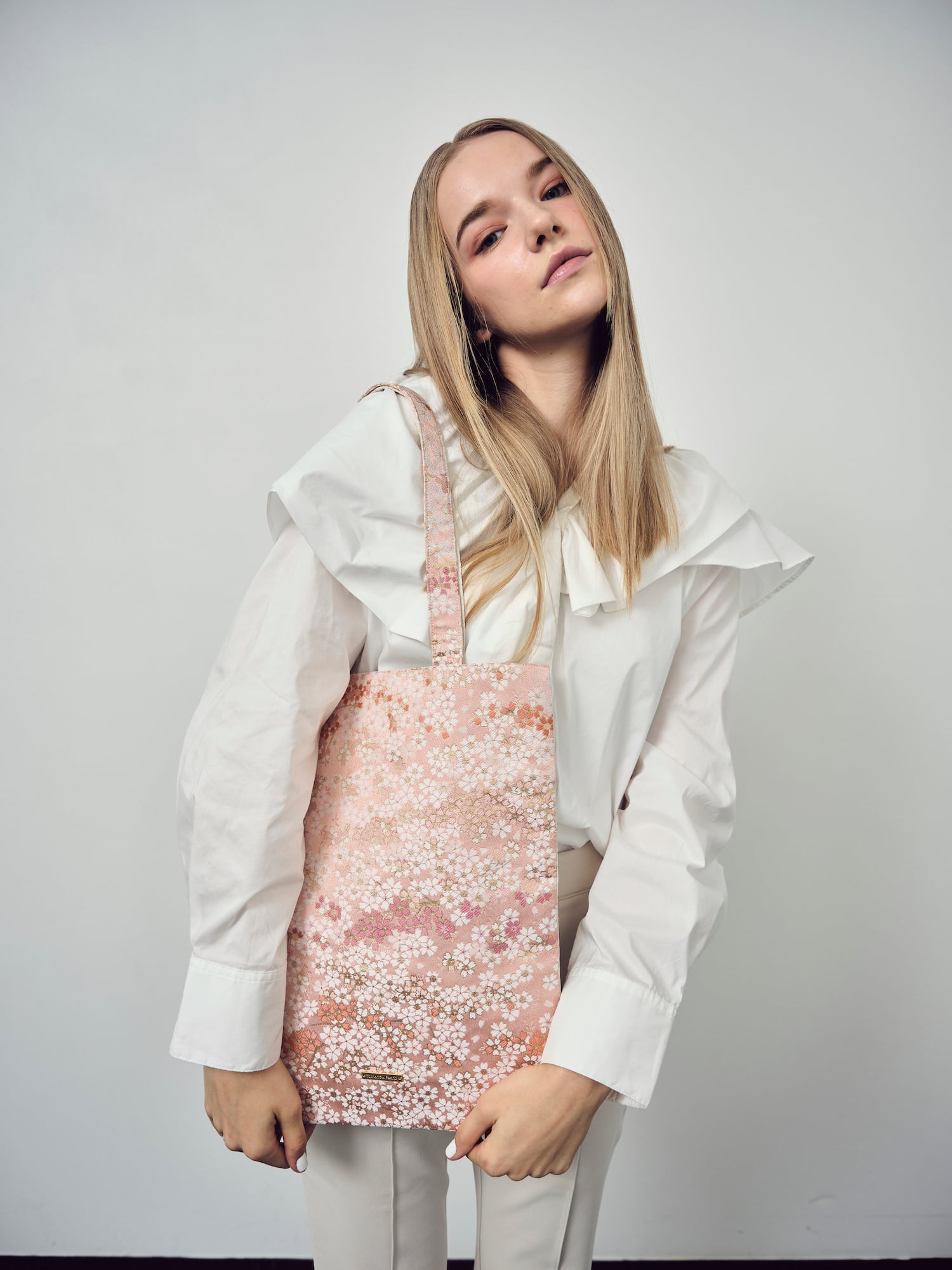 初売りSALE❣️✨西陣帯地使用✨大容量手提げバッグ　新品 西陣織トートバッグ タテ FLORAL / NTL17 | Tomorrow Fabric