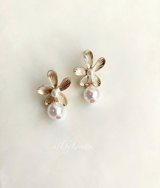 Metal flower pearl pierce  0051