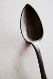 フランス 19世紀 エタン 手仕事と重厚と大きなハンドメイドスプーンb アンティーク