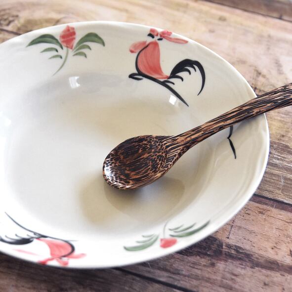 タイ ランパーン陶器 ニワトリ食器 丸 深めの皿 ① 22cm | Phnom