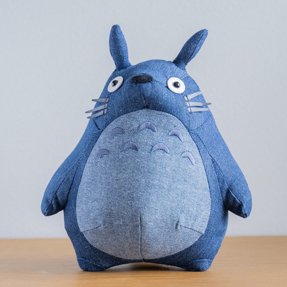 Edwin となりのトトロ ぬいぐるみ 大トトロ デニム 9539 ジブリグッズオンライン通販ショップ ジブリグッズファン Ghibligoodsfan Edwin となりのトトロ ぬいぐるみ 大トトロ デニム 9539 ジブリグッズオンライン通販ショップ ジブリグッズファン Ghibligoodsfan